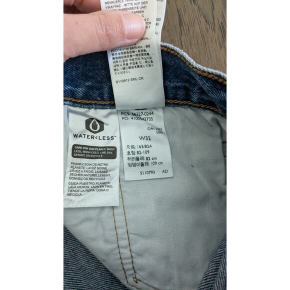 Levi's 501 Frayed Jean Shorts NEW - Picture 7 of 7